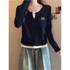 Camiseta de Algodón Puro con Cuello en V y Mangas Largas para Mujer, Estilo Nuevo 2026, Diseñada como una Capa Base Elegante y Versátil de Corte Ajustado