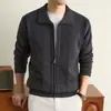 Cardigan de Tricô Masculino com Gola Polo e Zíper, Mistura de Lã Nova, Estilo Old Money, Coleção Outono/Inverno 2026