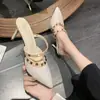 Novas Mules Pontudas de Salto Agulha Estilo Coreano Tendência 2025 com Rebites da Moda para Mulheres