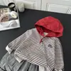 Sudadera con capucha para niños 2026 otoño estilo coreano color a rayas bloque de color bordado sudadera con capucha para niños