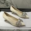 Tacón de aguja puntiagudo para mujer 2023 Nuevo otoño No cansan los pies Tacón medio Lazo de pedrería Elegantes Zapatos de una capa que combinan con todo