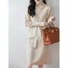 Vestido de Tricô Gola Alta 100% Lã Novo Outono/Inverno 2026 Manga Longa Feminino Cor Sólida Solto Bolso Duplo Comprimento Médio