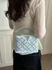 Bolsa Bordada Retro de Alta Qualidade Feminina 2026 Nova Bolsa de Mão Moda Versátil Ombro Único Transversal Leve Luxo Transfronteiriço