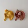 Gorro de invierno para bebé estilo coreano con orejeras, cálido y resistente al frío, cómodo, con pompón suave y personalizable