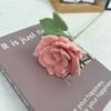 Hebilla de flor tejida a mano color rouge rosa lana de rosa flor de rosa tejida a crochet diy día de san valentín día de la madre flor de rosa de lana