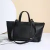Nuevo bolso de mano para mujer hecho de cuero genuino, bolso de hombro, bolso tote de piel de vaca transfronterizo, bandolera de nicho, cuero suave vintage, gran capacidad