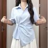 Camisa Polo Adelgazante de Cintura Irregular Verano 2025 Estilo Coreano Hombro Derecho Manga Corta Diseño Color Puro Nuevo Top