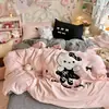 2026 Nuevo Estilo Crema Puff Gasa Bordada Juego de Cuatro Piezas Dibujos Animados Bordados Juego de Cama de Cuatro Piezas Ropa de Cama para Dormitorio Infantil