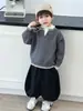 Suéter Masculino Gola V Outono e Inverno Estilo Coreano Tricô Infantil Pulôver Grosso para Bebês e Crianças Pequenas Roupas de Outono da Moda