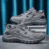 Sapatos casuais esportivos masculinos da moda, versáteis para o trabalho, outono de 2026, antiderrapantes, resistentes ao desgaste, sapatos de segurança com sola de pneu, duráveis para canteiros de obras