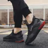 Novos sapatos masculinos de outono, tênis esportivos pretos, tênis de corrida casuais respiráveis em malha fly-knit, sola macia, sapatos masculinos versáteis para exportação
