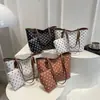 Conjunto de Dos Piezas de Polipiel con Lunares Transfronterizo Verano 2026 Nueva Moda Elegante Simple para el Trabajo Elegante Bolso Tote de Hombro
