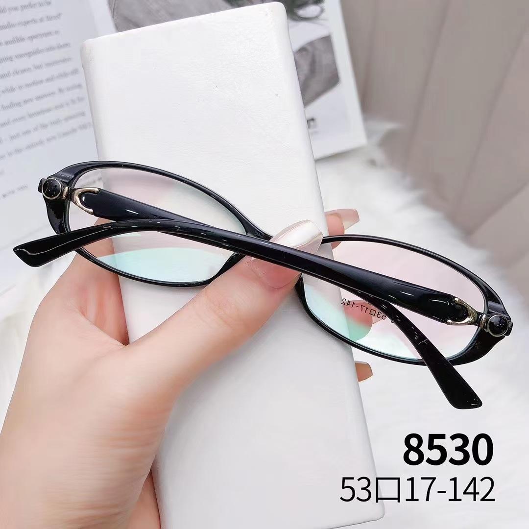 8530 (8)