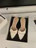Zapatos únicos de tacón alto con punta en color nude para combinar con faldas, sandalias de mujer para uso exterior, sandalias fruncidas de estilo francés para el verano 2026