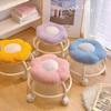 Taburete bajo con polea de flores, taburete universal para el hogar con ruedas, taburete pequeño, portátil, para niños, taburete de entrada para cambiar zapatos.