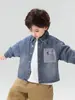Otoño 2026 Nuevo Estilo Versátil Atractivo Camisa de Mezclilla para Niños Estilo Primavera y Otoño Elegante Camisa Personalizada para Niños