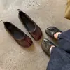 Zapatos únicos de cuero dividido de vaca con efecto envejecido, puntera dividida, otoño 2026, planos, cuero genuino, puntera redonda, corte bajo, zapatos personalizados de pezuña de cerdo para mujer