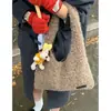 Moda Outono e Inverno Bolsa de Axila para Mulheres 2025 Novo Estilo Bolsa de Pelúcia Simples Grande Capacidade Bolsa de Ombro Único Peluda Bolsa de Mão