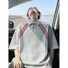 Camisa polo de manga corta a rayas color-block estilo americano para hombre, diseño de verano, camiseta de retazos de moda, resistente, hombro normal, manga media