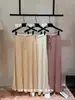 AMANHÃ Coleção Liquidação ANN Sem Devoluções ou Trocas Treze Fileiras Roupas Femininas Liquidação Preço Especial para Itens em Estoque