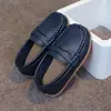 Sapatos estilo mocassim infantil britânico, sapatos casuais de couro com solas macias, sapatos slip-on para meninos, item quente de comércio exterior transfronteiriço 2026