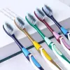 [Desconto Instantâneo de 5 Yuan para Iniciantes] Escova de Dentes com Cerdas Macias para Adultos, Filamentos de Escova de Alta Densidade para Uso Doméstico, Uso Familiar para Estudantes, Homens e Mulheres