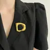 Broche Geométrico con Corte de Diseño de Nicho Broche Corsage de Línea Simple Europeo y Americano Lujo Accesible Accesorios de Alta Gama para Mujeres