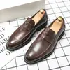 Zapatos de cuero formales de negocios para tallas grandes transfronterizos, zapatos de vestir para hombre para la oficina, estilo británico, modernos, sencillos, slip-on de cuero, mocasines