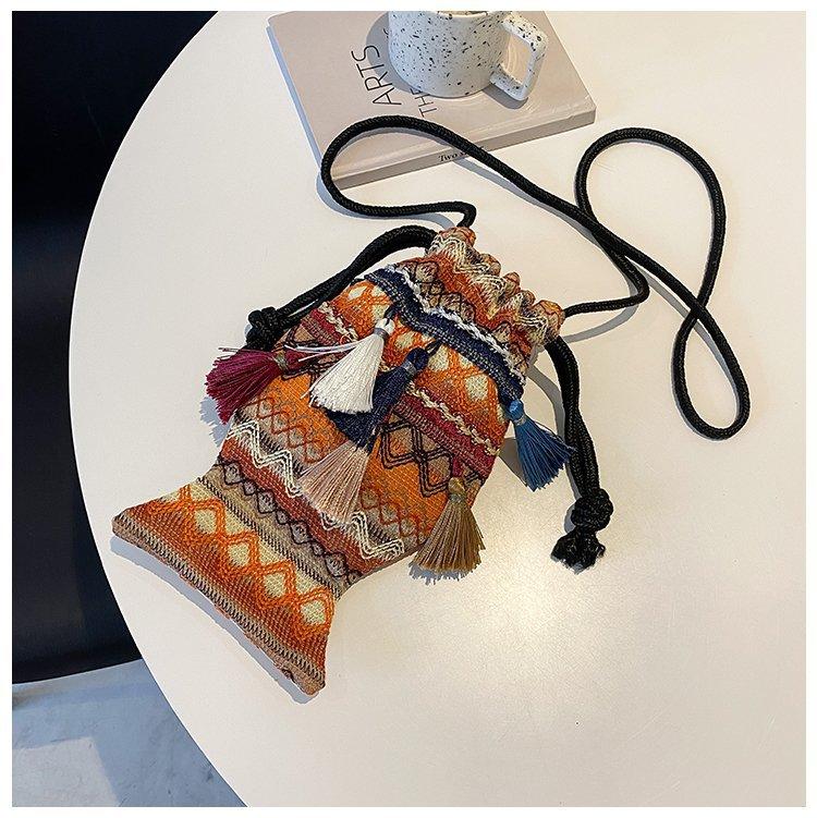 包包女可爱小挎包小鱼包云南民族风刺绣可爱逛街女士手机包单肩包