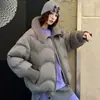 Jaqueta de Penas Colorida Estilo Europeu para Meninas Penugem de Pato Branco Gola de Tricô Patchwork Nuvem Fofa Casaco Quente Manga Longa Moda Feminina