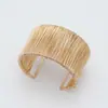Aliexpress Más Vendidos Populares Europeos y Americanos Pulseras Casuales Semicirculares Huecas en Forma de C Tendencia y Más Fáciles de Combinar Accesorios de Mano Venta al por Mayor