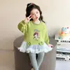 Moletom Feminino Primavera e Outono 2026 Novo Estilo Coelho Policial Roupa Infantil Desenho Animado Tendência Menina Bebê Top de Primavera