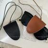 Bolsa Magnética de Cuero para Colgar Gafas en el Cuello Collar Bolsa de Cosméticos para Mujer Colgante de Gafas de Sol Bolsa Cadena de Suéter Exquisita Nueva 2025