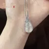 Collar de Calabaza de Calcedonia Blanca Natural para Mujer, Colgante Etéreo de Ágata Blanco Hielo de Alta Calidad, Cadena de Clavícula de Mariposa de Gama Alta, Collar de Fortuna y Prosperidad