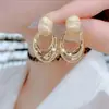 Pendientes Ovalados Geométricos de Lujo Ligero y Exquisitos con un Diseño de Nicho, Aretes de Perla Redonda, Versátiles para el Trabajo, Accesorios para Orejas