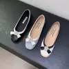Sapatos de Salto Alto Femininos com Laço de Strass Retro 2026 Novo Estilo Absolutamente Lindo Design Confortável Salto Embutido Sola Macia Sapatilhas
