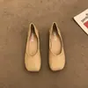 Sapatos Femininos Chuyu Jidoudu 2026 Primavera e Outono Novos Mocassins Slip-On Sapatos Preguiçosos Sapatos de Vovó Sola Rasteira Sapatos de Festa