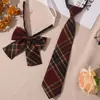 Corbata JK Cuadros Rojos Decoración de Graduación para Mujer Estilo Estudiante Universitario Pajarita sin Nudo Camisa Estilo Japonés