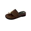 Chanclas de dedo con tira única de diseño retro para mujer, para uso exterior en verano, nuevo estilo 2026, combinan bien con faldas, tacón de cuña, suela gruesa, sandalias antideslizantes