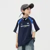 Camiseta de Manga Corta para Niños 2026 Verano Nueva Estampado de Letras para Niños, Bloques de Color Estilo Deportivo Retro Cuello Redondo Moderna Camiseta