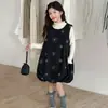 Conjunto de Roupas para Meninas Outono/Inverno Ano Novo 2026 Novo Doce Estilo Coreano Vestido Colete Floral Camada Base Conjunto de Duas Peças Tendência