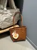 Bolsa Tejida para Vacaciones de Verano en la Playa 2025 Nueva Bolsa de Ratán Bolso Cesta de Verduras Hecho a Mano Bolso Cruzado Casual Retro
