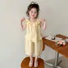 Roupas de Verão para Meninas Temporada 2026 Novo Conjunto Sem Mangas Infantil Estiloso Fashionável Conjunto de Verão para Meninas Casual Conjunto de Duas Peças