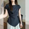 Camiseta Feminina Manga Curta Slim-fit Cintura Irregular Verão Ombro Design de Senso Fino Nicho Top de Verão