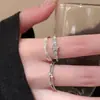 Anel Simples com Zircônia Microincrustada, Design Aberto para Mulheres, Sensação de Alto Padrão, Anel Empilhável para Dedo Indicador, Design de Nicho, Luxo Leve, Anel Versátil