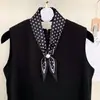 Bufanda de Seda de Lunares Tira Larga Nuevo Accesorio Versátil Protección para el Cuello Collar Bufanda para Clavícula Calentador de Cuello Bufanda con Hebilla Magnética de Perlas