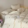 Juego de cuatro piezas de gasa de doble capa bordada en tono crema estilo francés 100S de algodón lavado, algodón puro, suave y agradable para la piel, adecuado para todas las estaciones