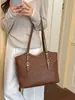 Bolso de mano tejido de verano transfronterizo para mujer, nuevo modelo 2026, bolso de hombro de gran capacidad para el día a día, bolso casual de alta gama para debajo del brazo