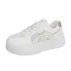 Zapatos Blancos de Malla Transpirable con Suela Gruesa para Mujer 2026 Nuevos Zapatos de Plataforma para Aumentar Altura Versátiles Zapatos Casuales para Estudiantes
