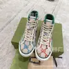 Sapatos de Tecido Bordados Família G Novo Estilo 2025 Sapatos de Lona de Cano Alto 1977 Padrão Floral Bordado Sapatos com Solado Vulcanizado Estilo Casal